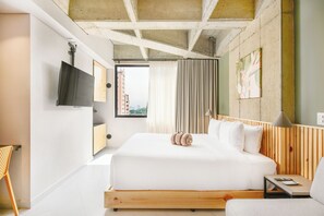 高级复式房 | 羽绒被、客房内保险箱、办公桌、笔记本电脑工作区