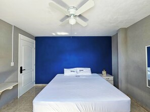 Economy Room, 1 Bedroom | Laptop workspace, blackout curtains, iron/ironing board, free WiFi - Sensity Home (Tehuacán)
