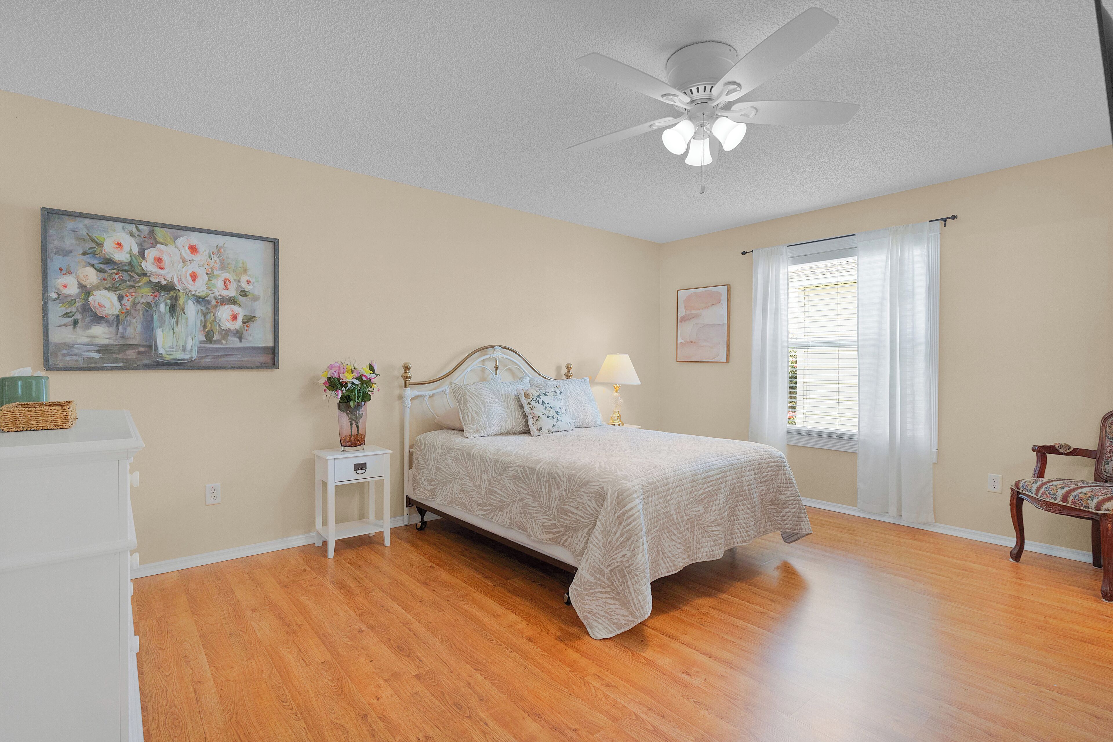 2 chambres, fer et planche à repasser, accès au Wi-Fi (inclus)