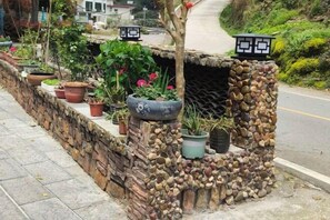 Garden - Xiaoxi Hostel (Zhangjiajie)