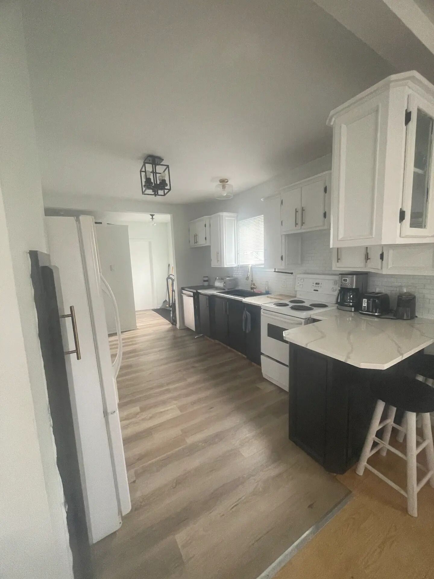 Refrigerador, horno, parrilla de estufa y lavavajillas 