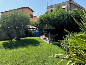 Property grounds - Detached apartment with Roman aqueduct view (Roma)