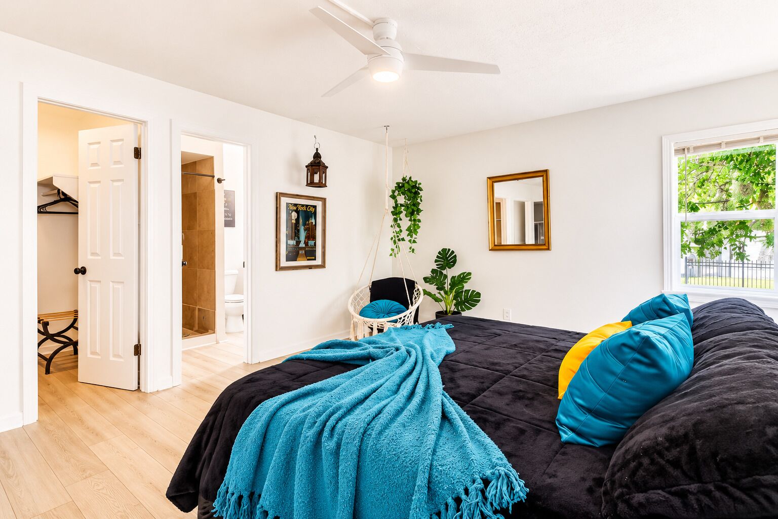 3 bedrooms, iron/ironing board, WiFi, bed sheets
