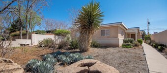 Cozy 2bd 1ba near Nob Hill Garage & AC