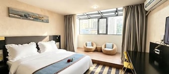 Kaili Shangjie Hotel (International Trade Shopping Center)