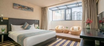 Kaili Shangjie Hotel (International Trade Shopping Center)