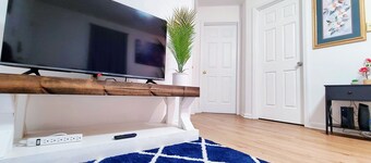 Charming 2-bedroom apartment with AC, WiFi in brilliant Lexington