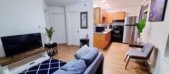 Charming 2-bedroom apartment with AC, WiFi in brilliant Lexington