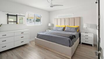 3 bedrooms, desk, iron/ironing board, travel crib
