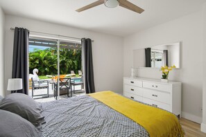 3 chambres, bureau, fer et planche à repasser, lit parapluie