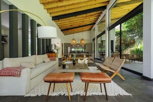 Exclusive House, Mountain View | Living area | 60-inch flat-screen TV with digital channels, fireplace