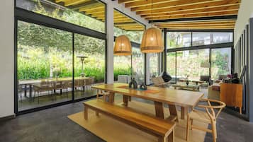 Casa exclusiva, vista a la montaña | Comedor