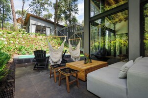 Exclusive House, Mountain View | Living area | 60-inch flat-screen TV with digital channels, fireplace