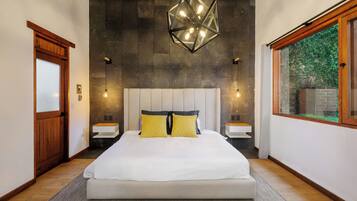 6 bedrooms, in-room safe, iron/ironing board, free WiFi