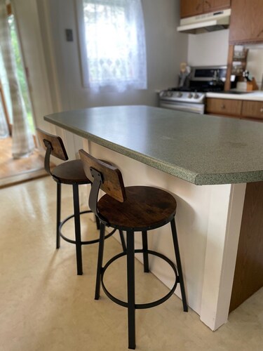 Charming 3-bedroom cottage in Hampden with AC, WiFi