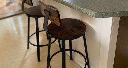 Charming 3-bedroom cottage in Hampden with AC, WiFi