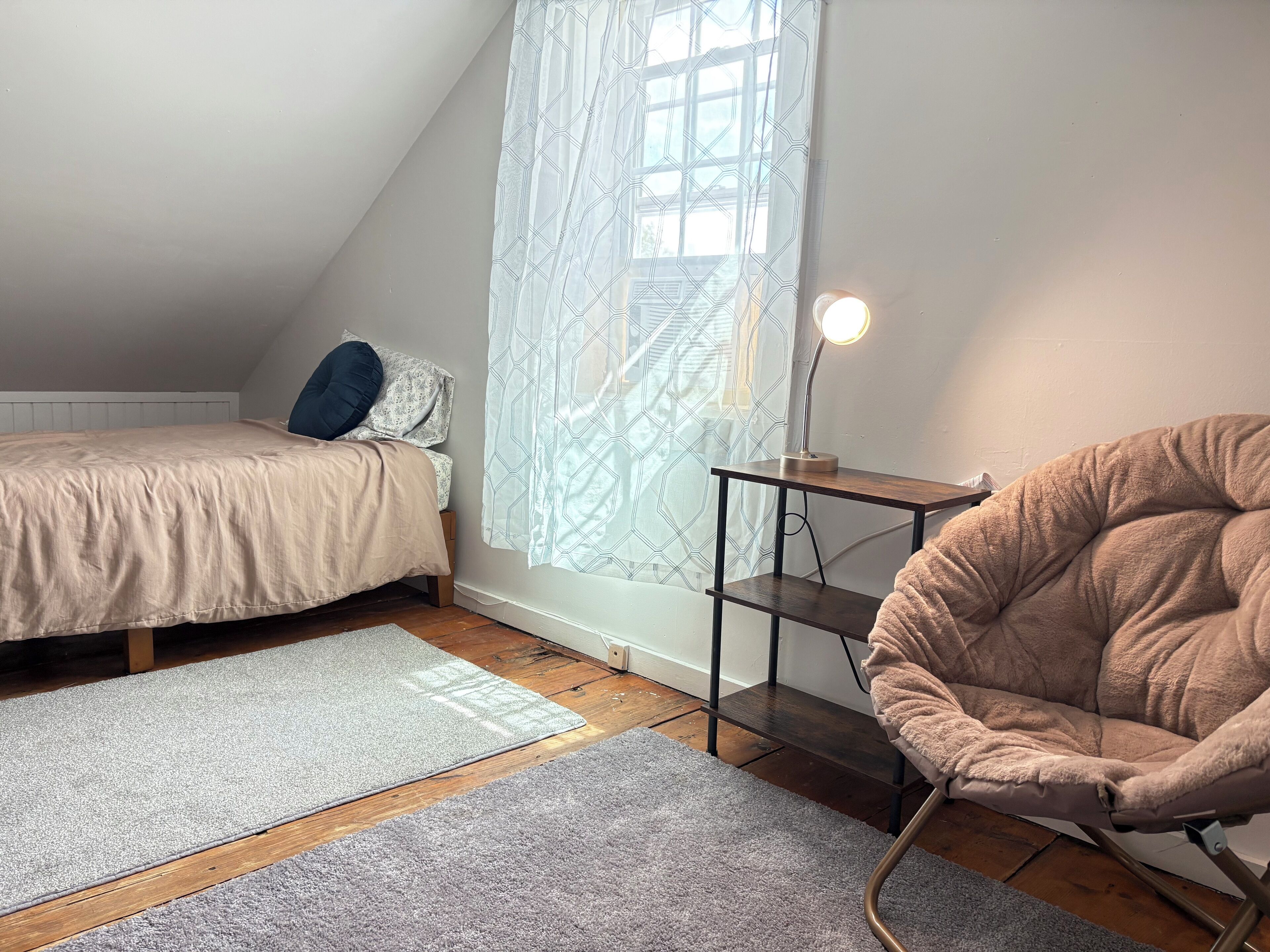 3 bedrooms, desk, iron/ironing board, free WiFi