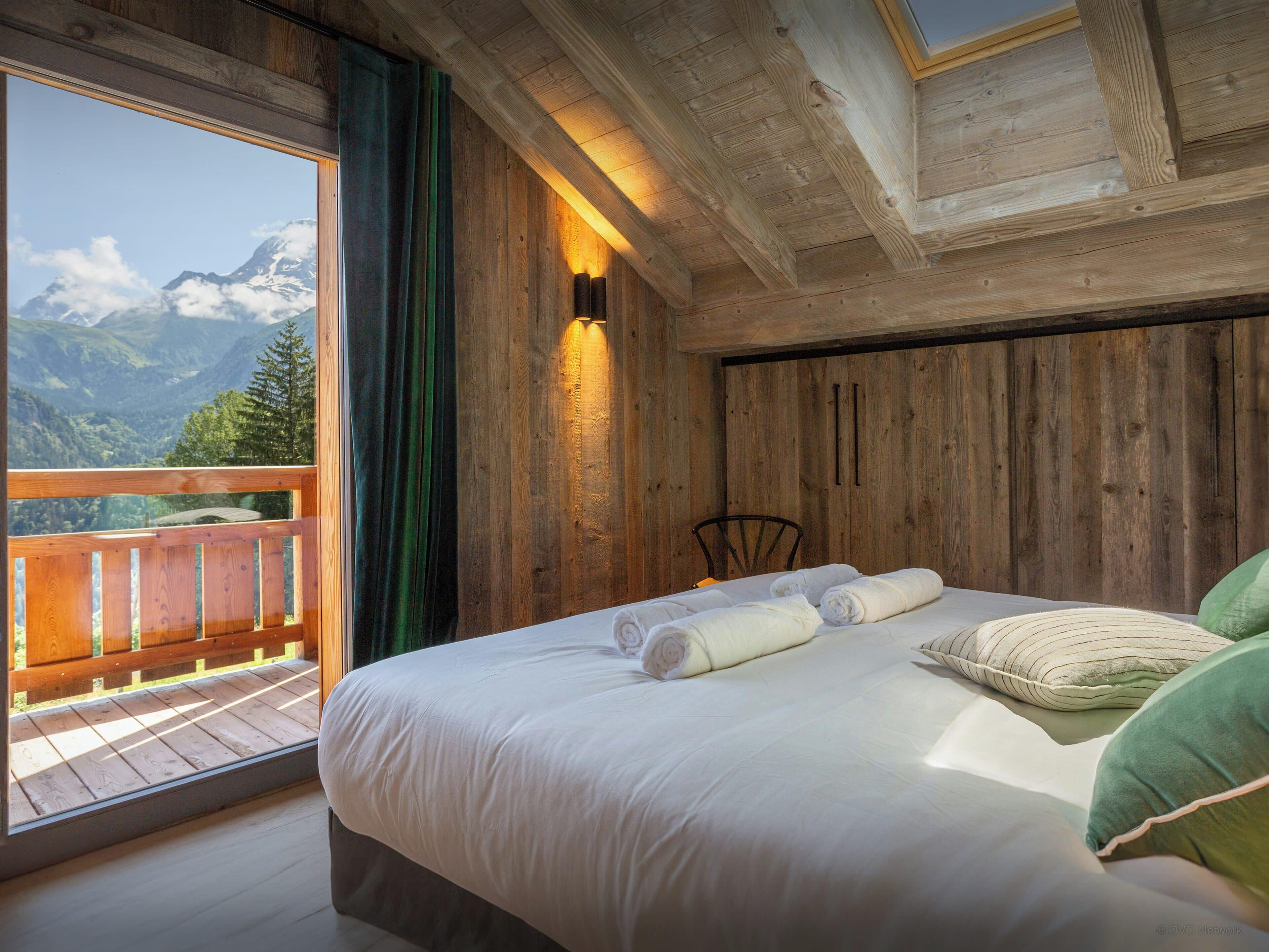 6 bedrooms, WiFi, bed sheets