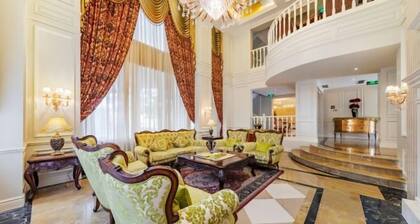 Chengdu Star Flower Garden Hotel (University Games Sports Center)