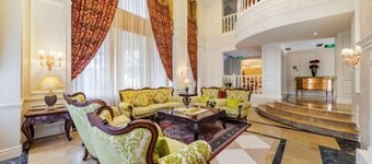 Chengdu Star Flower Garden Hotel (University Games Sports Center)