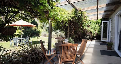Cliffscapes Holiday House