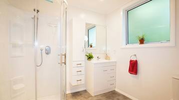 House, Balcony, Mountain View | Bathroom