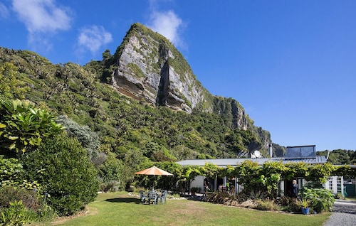 Cliffscapes Holiday House