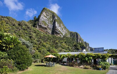 Cliffscapes Holiday House