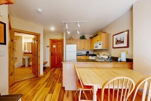 Exterior - Dakota Lodge 2 Bedroom Condo in River Run Village (Keystone)