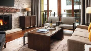 Smart TV, fireplace, offices