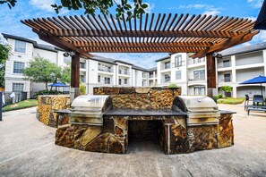 Terrace/patio - Mid-rise Haven in the Heart of Downtown And Midtown (Houston)