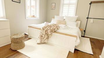 2 bedrooms, iron/ironing board, WiFi, bed sheets