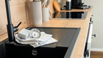 Oven, stovetop, dishwasher