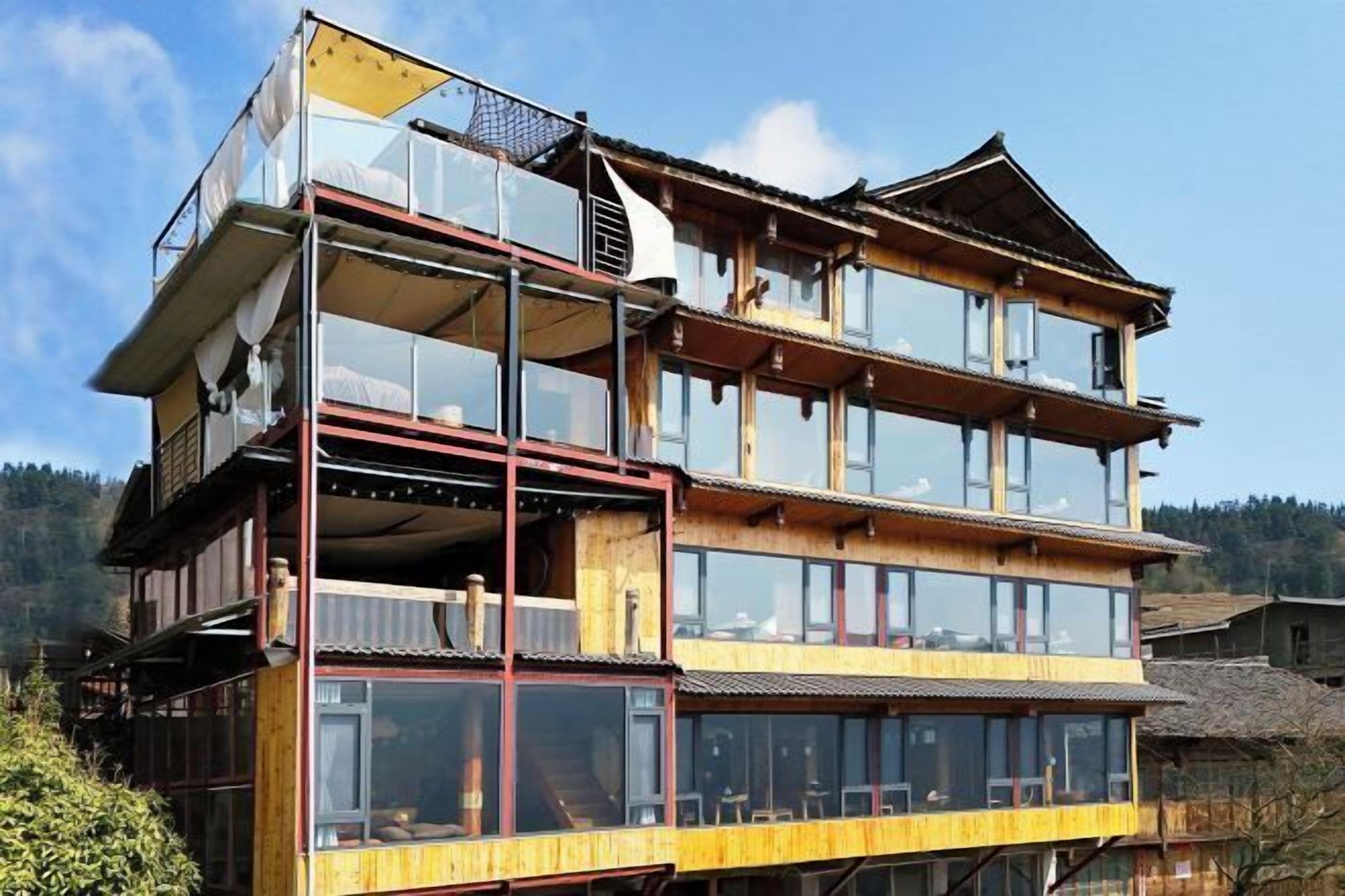 المنشأة من الخارج