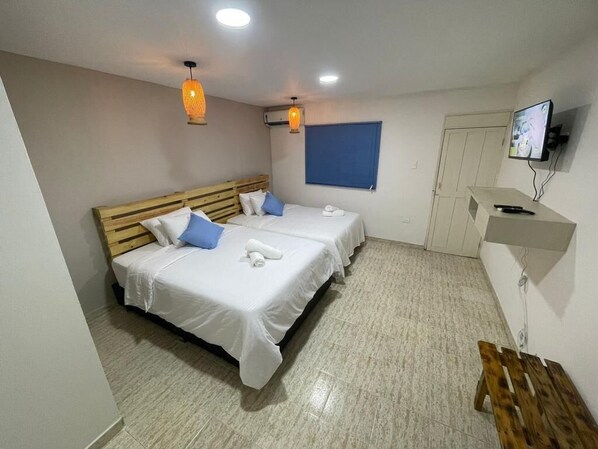 3 bedrooms, iron/ironing board, WiFi, bed sheets - Beautiful house in downtown (cartagena)