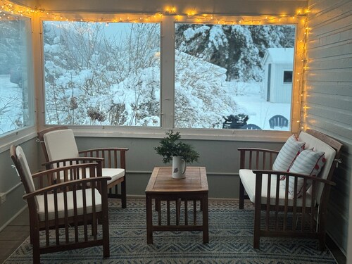 Charming 4+bedroom farm stay just 10 minutes from downtown Barre