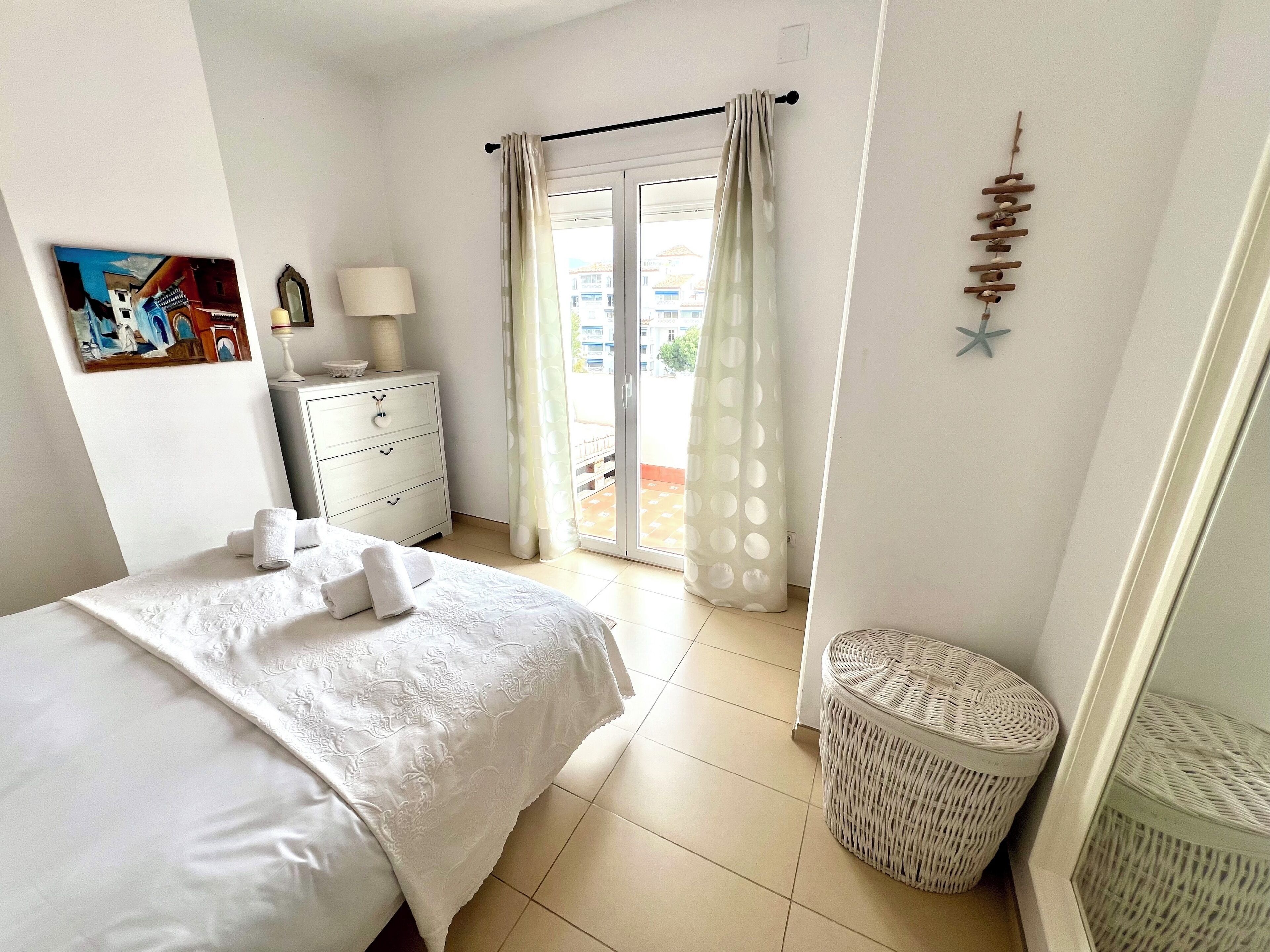 1 habitación, tabla de planchar con plancha, wifi y ropa de cama 