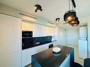 Fridge, microwave, oven, stovetop - Ipanema - Luxury apartment swimming pool spa gym and golf (La Cala de Mijas)