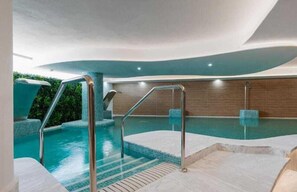 Indoor pool - Ipanema - Luxury apartment swimming pool spa gym and golf (La Cala de Mijas)