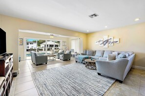 スマートテレビ、PC モニター、プリンター