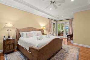 4 bedrooms, desk, iron/ironing board, free WiFi