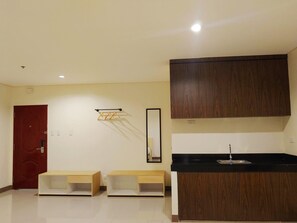 Room - Reddoorz Plus @ Kaizen Suites Taft Avenue (Manila)