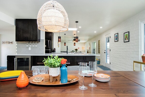 Dining - Charming brick 4-bedroom house with hot tub, private pool! (Tucson)