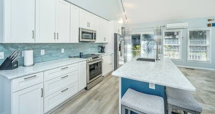 Waterfront, Dock, Boat Landing...The Calm On The Cove Sleeps 8!