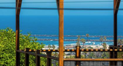 Ocean Beach Spanish Cottage with Ocean Views and spacious yard