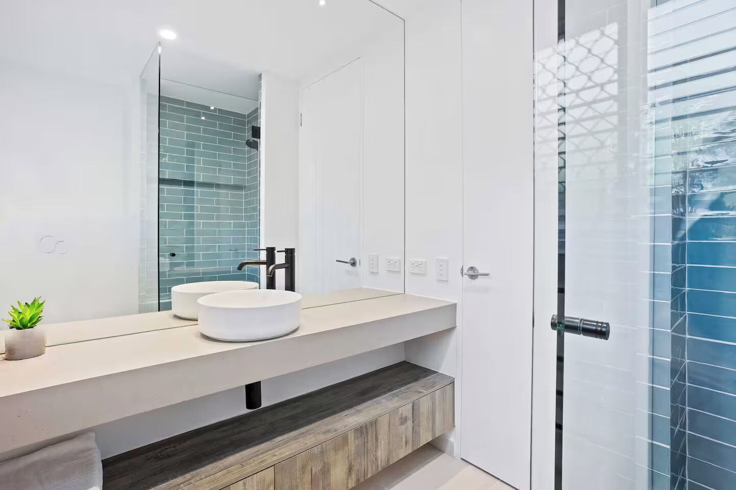 Departamento, 3 habitaciones, vista al océano | Baño | Regadera tipo lluvia, amenidades de baño gratuitas, secadora de cabello 