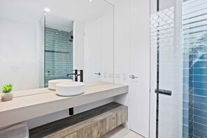 Apartment, 3 Bedrooms, Ocean View | Bathroom | Rainfall showerhead, free toiletries, hair dryer, soap - Thirty-Nine Albatross (Apartment 1) (Mermaid Beach)