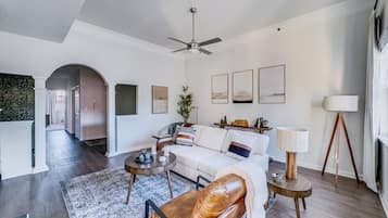 TV connectée, cheminée, jeux vidéo, espaces bureaux