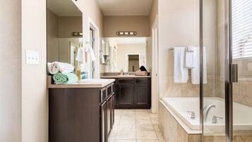 Asciugamani, sapone, carta igienica