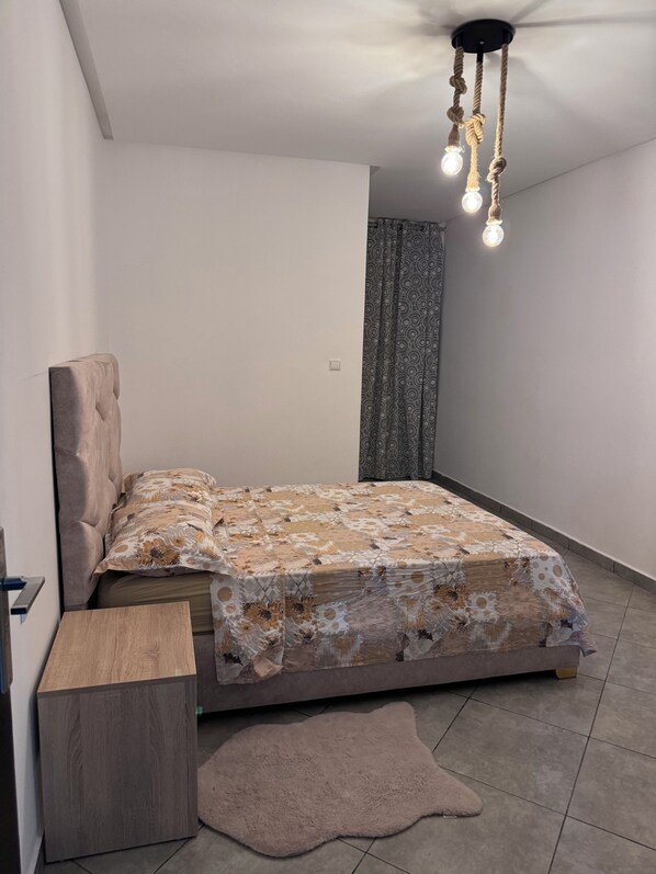2 bedrooms, WiFi, bed sheets - 2-bedroom apartment in welcoming Oujda with AC, WiFi (Oujda)